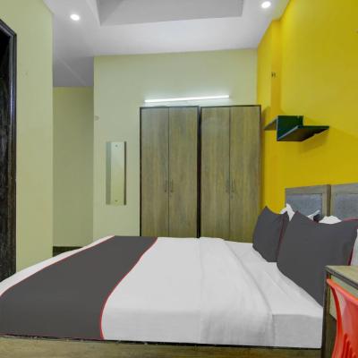 Super Hotel O THE ARROW NEAR UTTAM NAGAR EAST METRO STATION (RZ-6, INDRA PARK, PANKHA ROAD, JANAKPURI, DELHI, NEAR Physics Wallah 110059 New Delhi)