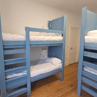 Bed in 6-Bed Mixed Dormitory Le Jardin (31 Rue du Jardin public 33000 Bordeaux)