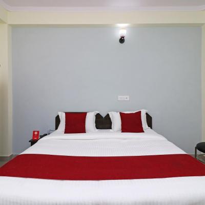 Hotel Pearl Residency (F 644,  Ramphal Chowk,  Dwarka Sector 7,  Near Swaran Homeopathic,  New Delhi 110075 New Delhi)