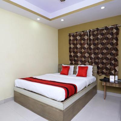 OYO Pratiksha Guest House (Bangur Avenue Block B,  Kolkata Kolkata West Bengal India 700055 Kolkata)