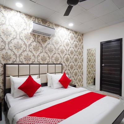 Hotel O Mannat Near Pacific Mall Tagore Garden (12/401, Outer Ring Road, Near Maharashtra Bank and McDonald, Sunder Vihar, Paschim Vihar, Punjabi Bagh Tehsil 110087 New Delhi)