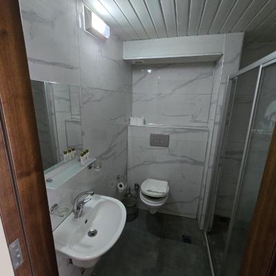 Gül Otel (Kadriye Mah. Çamlık Cad. Serik 07525 Belek)