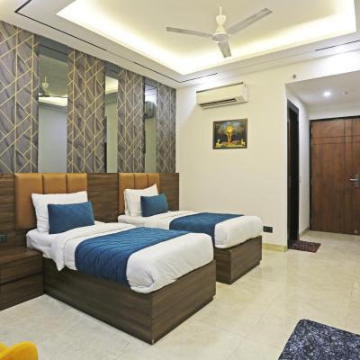 Hotel Armani Suites At Airport (A block road no 6 near igi airport mahipalpur new delhi 110037 New Delhi)