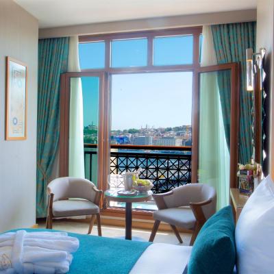 Hotel Momento Golden Horn (Arap Cami Mahallesi Tersane Caddesi No:24 Karaköy Beyoğlu 34421 Istanbul)