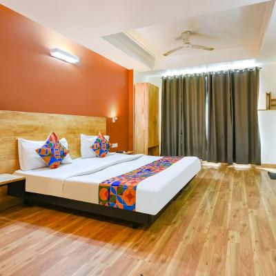 FabHotel NFC II (D984,  C V Raman Marg,  Block D,  Taimoor Nagar,  New Friends Colony 110065 New Delhi)