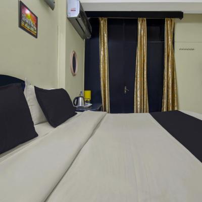 OYO Malhotra BnB (1/16, K1/16, C R Park, Above Kake da Hotel, Delhi 110019 New Delhi)