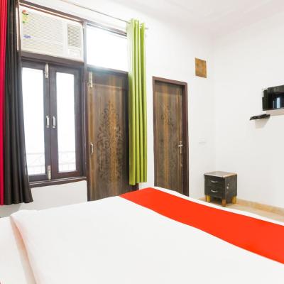 Hotel O Welcome Residency (14, Noble Enclave, Gurgaon 122015 Gurgaon)