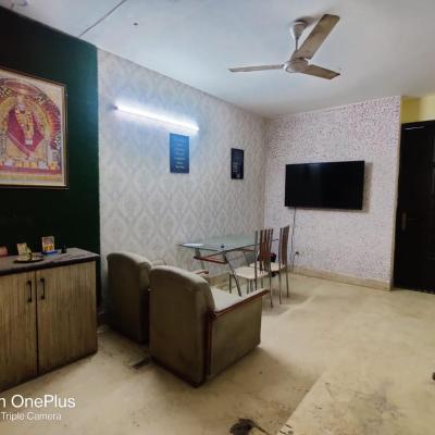 GSM pg (h 85, near bengali sweets south extension-1 110049 New Delhi)