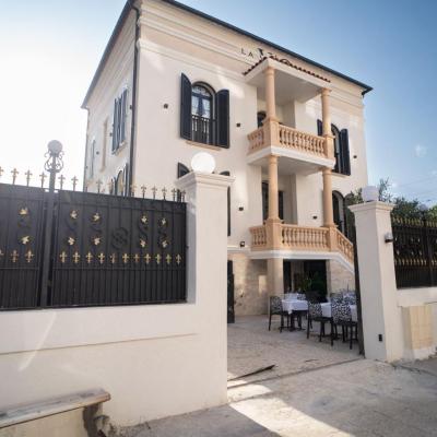 La Villa Ora (18 Avenue Amiral Courbet 06160 Antibes)