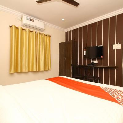 Nav Bharath Residency Near Koti Center (15-3-26/B, Maharani Jhansi Road, Gowliguda 500095 Hyderabad)