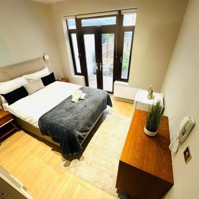 Lovely En Suite, Top Location in London (Milborough Crescent SE12 0RR Londres)