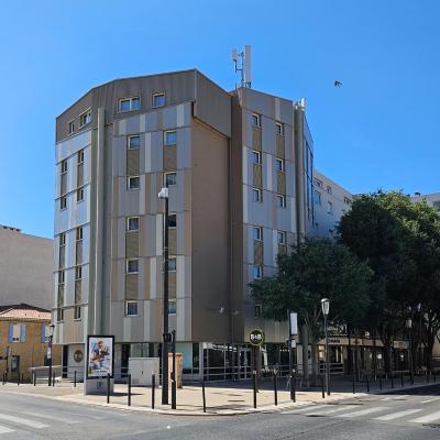 B&B HOTEL Nîmes Centre Arènes (83, rue de la République 30900 Nîmes)