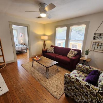 Cute & Quiet Garage Apt Home (723 East 11th 1/2 Street 77008 Houston)