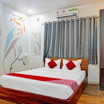 Hotel Aru Sai (201 mahajati Road, Shubhash Nagar, Hadapsar, Pune 411028 Pune)