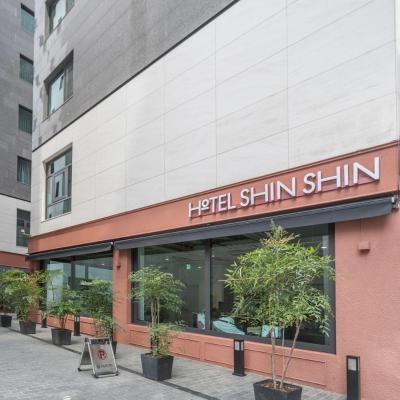 Seoul Hotel ShinShin Myeongdong (21 Namdaemun-ro 5gil, Jung-gu 04526 Séoul)