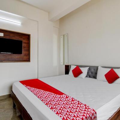 OYO 82074 Hotel Aishwarya Comfort (#19 & K, 324,Hulimangala main road, Near sai baba temple, Neeladri nagar, Electronic city phase 1, Bangalore, Bangalore 560100 Bangalore)