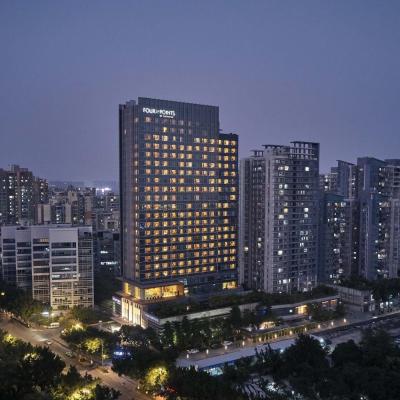 Four Points by Sheraton Guangzhou, Dongpu Tianhe - Free Shuttle Bus and Overseas Buyer Registration Counters during Canton Fair (No. 1 Jing Ying Road, Hui Cai Road, Dongpu 510660 Canton)