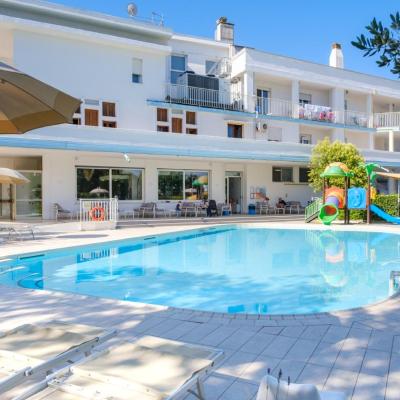 Family Hotel Alexander (Piazza Nember 20 30016 Lido di Jesolo)