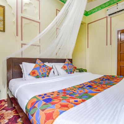 FabHotel Prism Homestay (plot no 7, Janak Palace, C scheme,  Bharat mata path 302001 Jaipur)