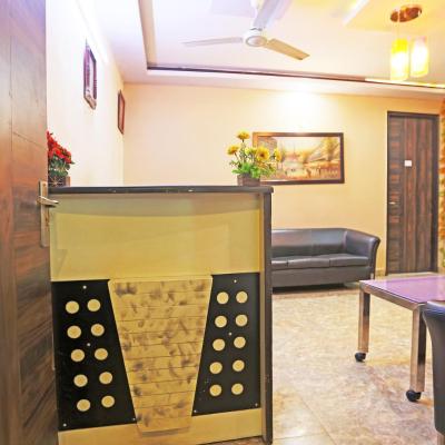 Hotel O Skp Bed & Breakfast (Flat no.10 Second Floor Anupam Garden, W-15, IGNOU Main Rd 110030 New Delhi)