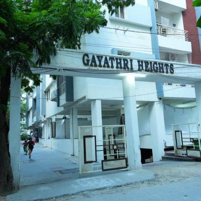 GAYATHRI HEIGHTS SERVICED APARTMENTS & APARTMENT HOTEL In HYDERABAD (Jubilee Enclave Road Flat no 405, 4 th Floor 500081 Hyderabad)