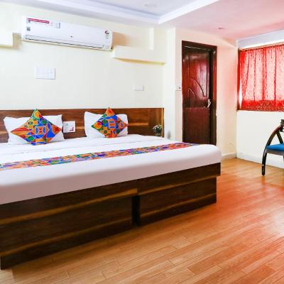 FabHotel Sri Sai Grand Inn (Dharma Reddy Colony, Phase II, Kukatpally Housing Board Colony, Kukkatpally, beside Indial Oil Pterol Bunk, Nizampet 500085 Hyderabad)