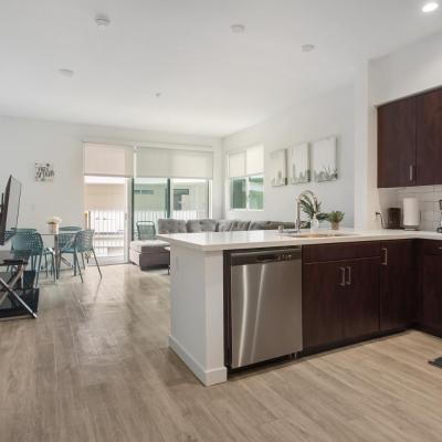 Santa Monica Mid-City 2Bedroom Pool & Parking (2908 Colorado Avenue CA 90404 Los Angeles)