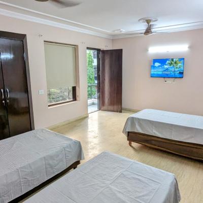 Happy Nest Hostel and PG (B401, Sushant Lok Phase I, Sector 27 122009 Gurgaon)