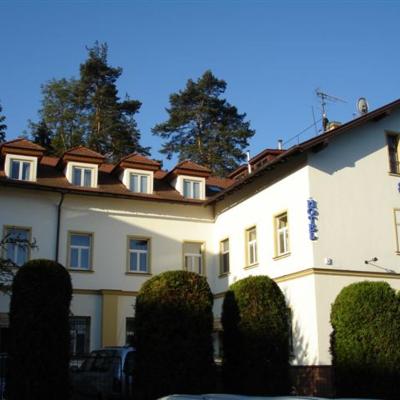 Hotel Sanssouci (V Podhájí 54/12 147 00 Prague)