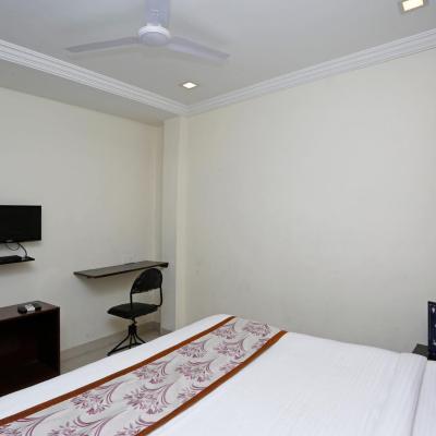 Hotel O Flagship Hotel Golden Wings (1, 10,  Krishana Niwas Shakti Nagar Road,  Moti Vatika,  Udaipur, 313001 313001 Udaipur)