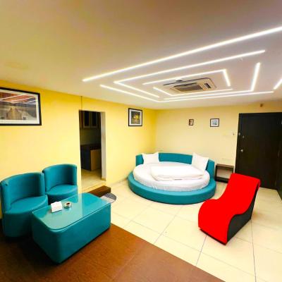 Aundh Elite stay (Aundh Road 411007 Pune)