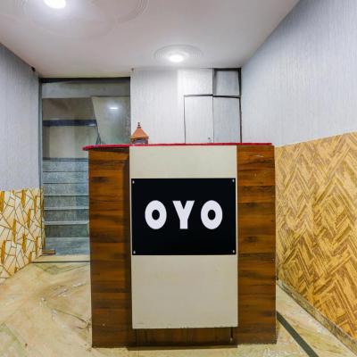 Hotel O Blue Ocean (6,  Meera Enclave,  Near Kashopur Bus Depot,  Outer Ring Road,  New Chaukhandi,  Vishnu Garden 110018 New Delhi)