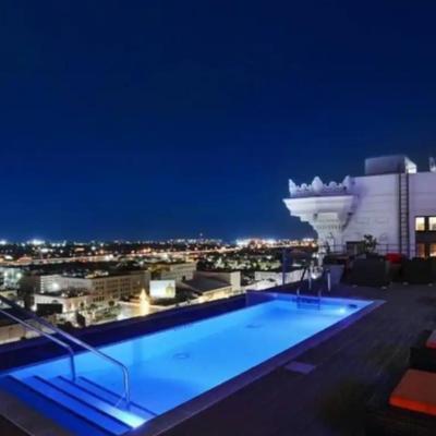 Amazing Condos Beautiful View 2 Blocks To French Quarter, Small Rooftop Pool, Gym, Seanger Theater, Super Dome, And Bourbon St (925 Common Street LA 70112 La Nouvelle-Orléans)