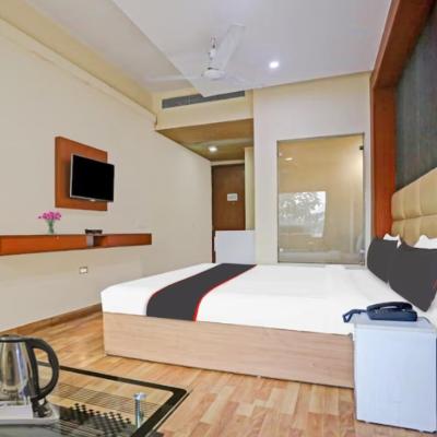 Hotel Bella In Prime Near Delhi International Airport (KH NO 845/2 DEFENCE ENCLAVE BYPASS ROAD MAHIPALPUR 110037 New Delhi)