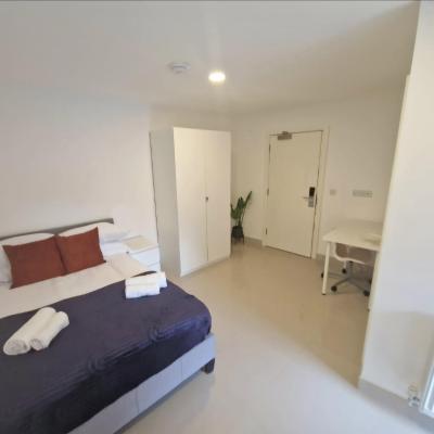 En-suites Suites - Leeds City Retreat with Kitchenette- LGI Hospital- University - Contractors - Short Stays (49-61, Westmount, Clarendon Road LS2 9NZ Leeds)