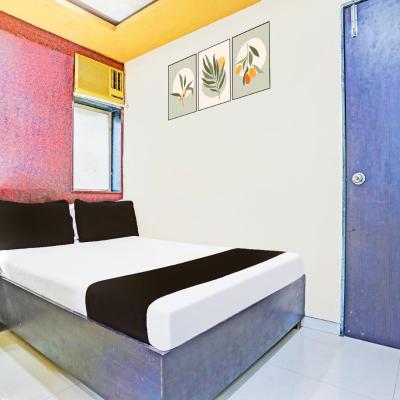 OYO Hotel new shree niwas (59, Senapati Bapat Marg, Near Matunga road Station, Arunodya building 400016 Mumbai)