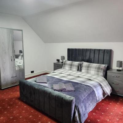 Rainsough Cottage Guest House - Shared Bathroom - Free Parking & WiFi (5 Rainsough Hill, Prestwich, M25 9SU Manchester)