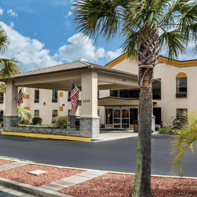 Quality Inn Surfside Myrtle Beach (1201 US Hwy 17N 29575 Myrtle Beach)