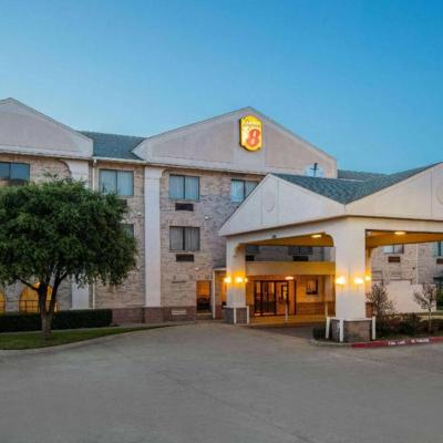 Photo Super 8 By Wyndham Garland North Dallas Area