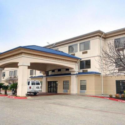 Quality Inn & Suites Airport (2751 TX Hwy 71 East 78617 Austin)