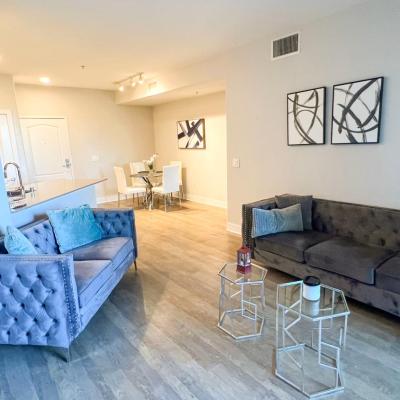 Cozy Apartment - 2BR 2BTH (8401 North Gale Drive CA 90211 Los Angeles)