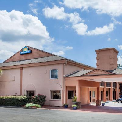 Days Inn by Wyndham Columbia (1144 Bush River Road 29210 Columbia)