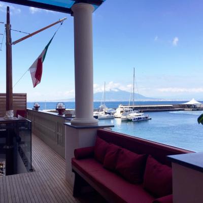 Yacht Club Capo Cervo Suites B&B (via marina piccola 39 80067 Sorrente)