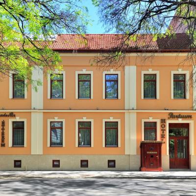 Partium Hotel Szeged (Honvéd tér 3. 6722 Szeged)