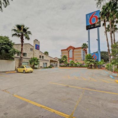 Motel 6-San Antonio, TX - Downtown - Market Square (211 North Pecos La Trinidad TX 78207 San Antonio)