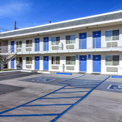 Motel 6-Phoenix, AZ - Airport - 24th Street (214 South 24th Street AZ 85034 Phoenix)