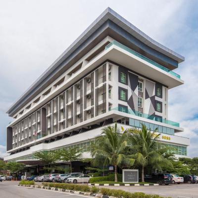 Marvelux Hotel (No. 6, Jalan KLJ 1, Taman Kota Laksamana Jaya 75200 Malacca)