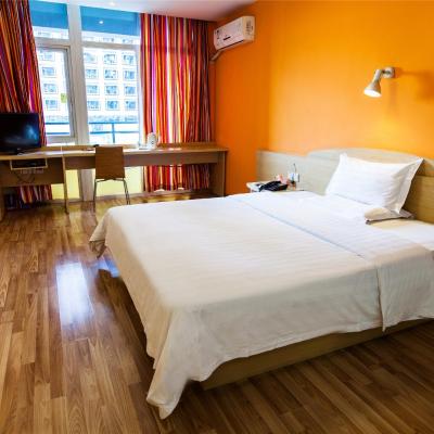 7Days Inn Guangzhou South Railway Station Huijiang Subway Station (Exit A of Huijiang on Subway Line 2, Guangzhou 510000 Canton)