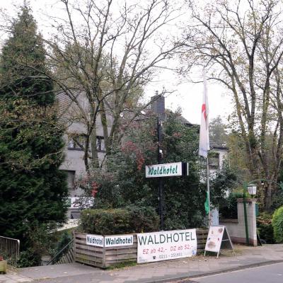 Waldhotel Unterbach (Rathelbeckstraße 319 40627 Düsseldorf)