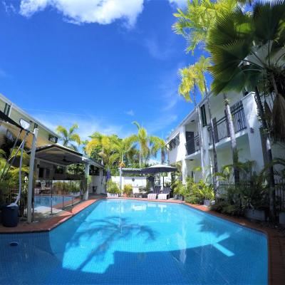 Crystal Garden Resort & Restaurant (18-24 James Street 4870 Cairns)